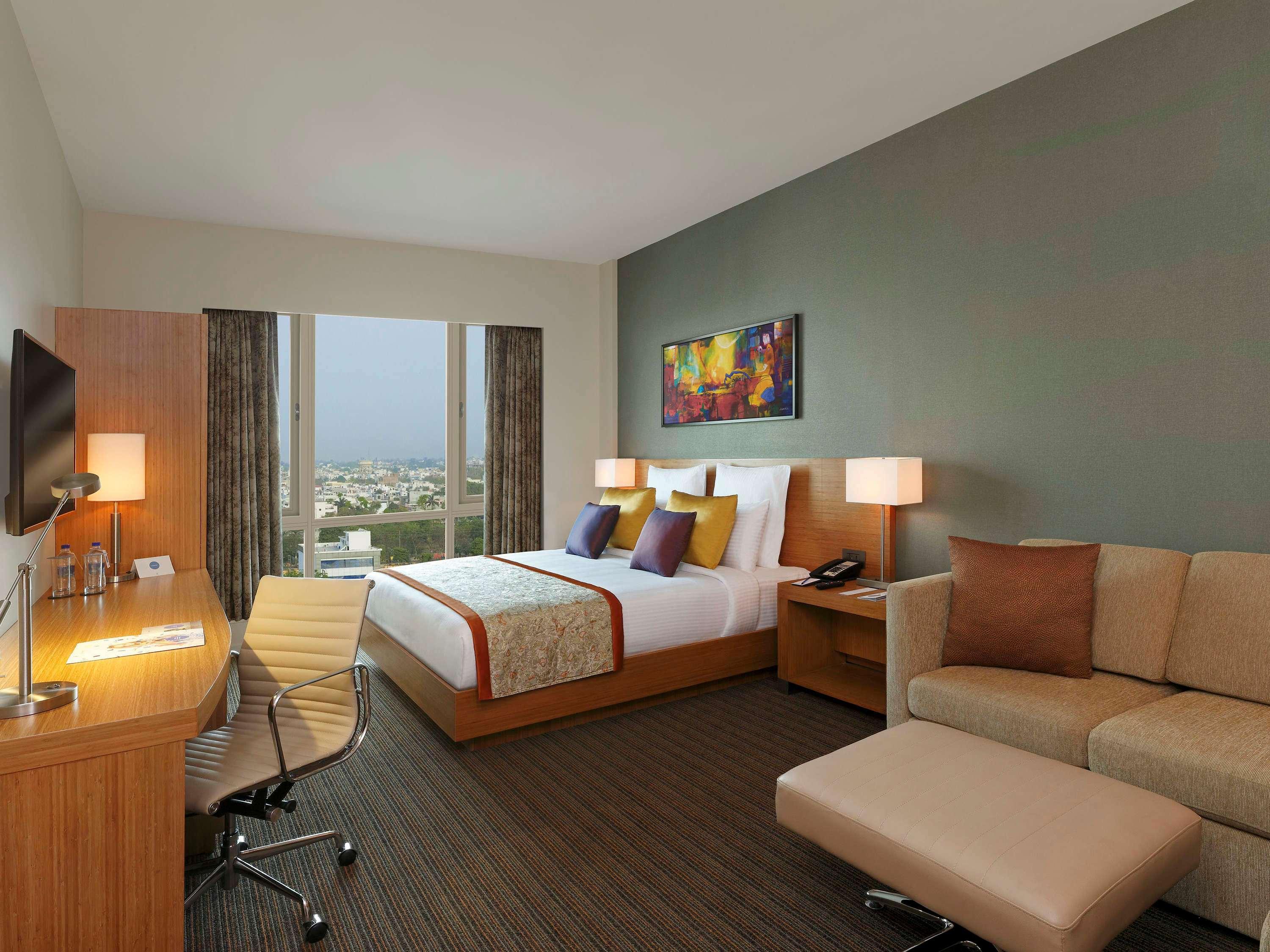 Novotel Lucknow Gomti Nagar Esterno foto