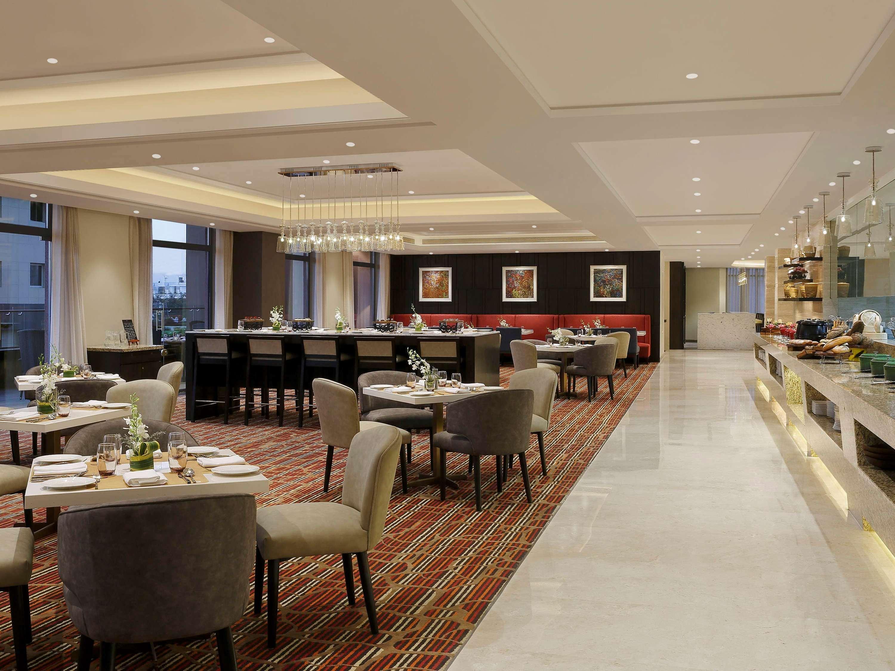 Novotel Lucknow Gomti Nagar Esterno foto