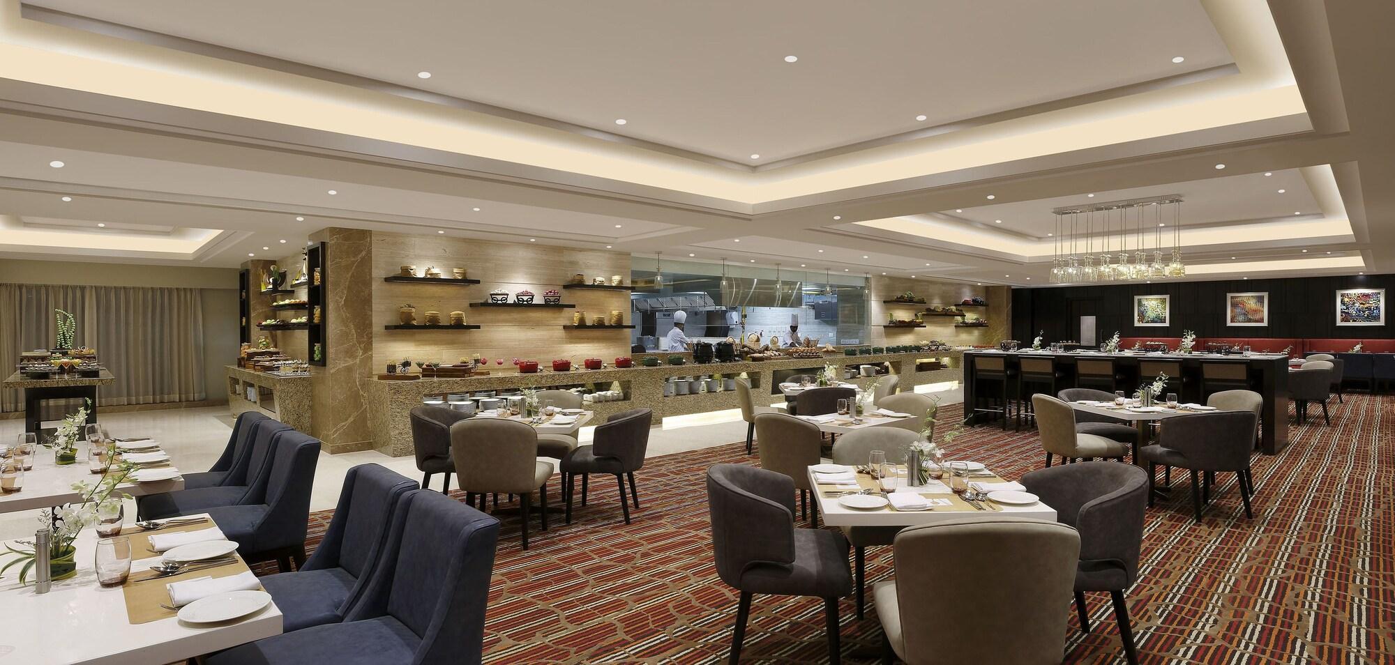 Novotel Lucknow Gomti Nagar Esterno foto