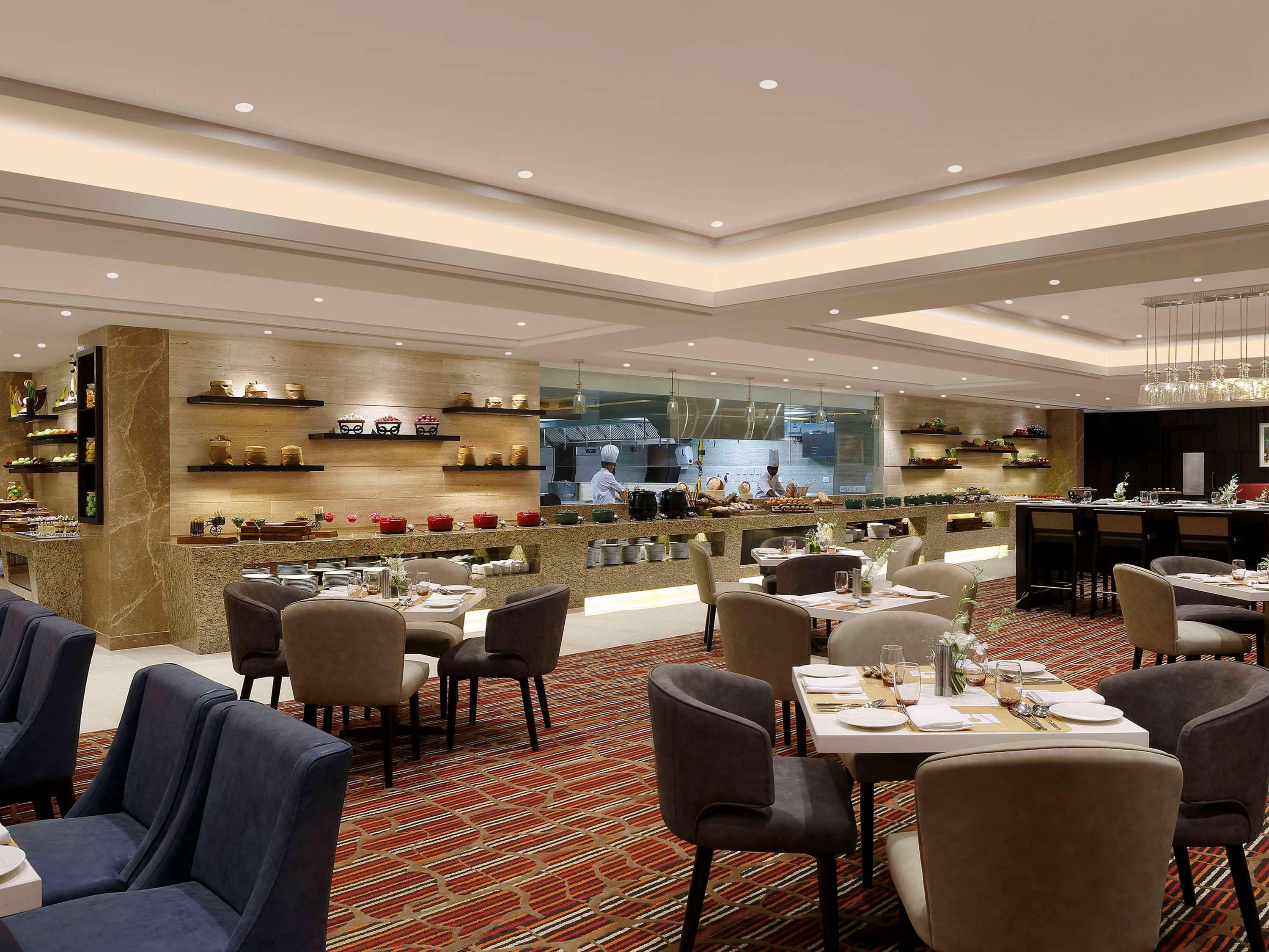 Novotel Lucknow Gomti Nagar Esterno foto