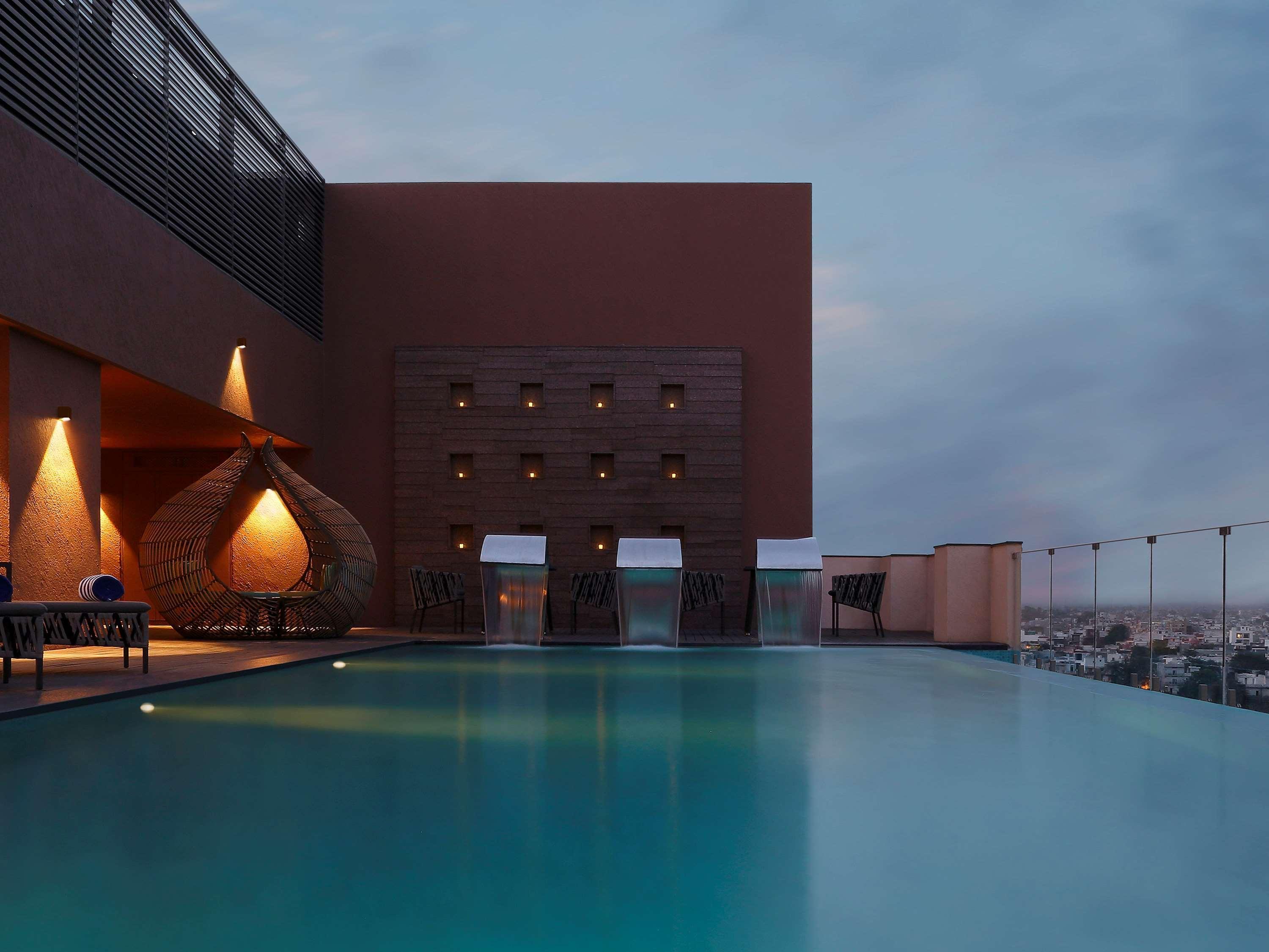 Novotel Lucknow Gomti Nagar Esterno foto