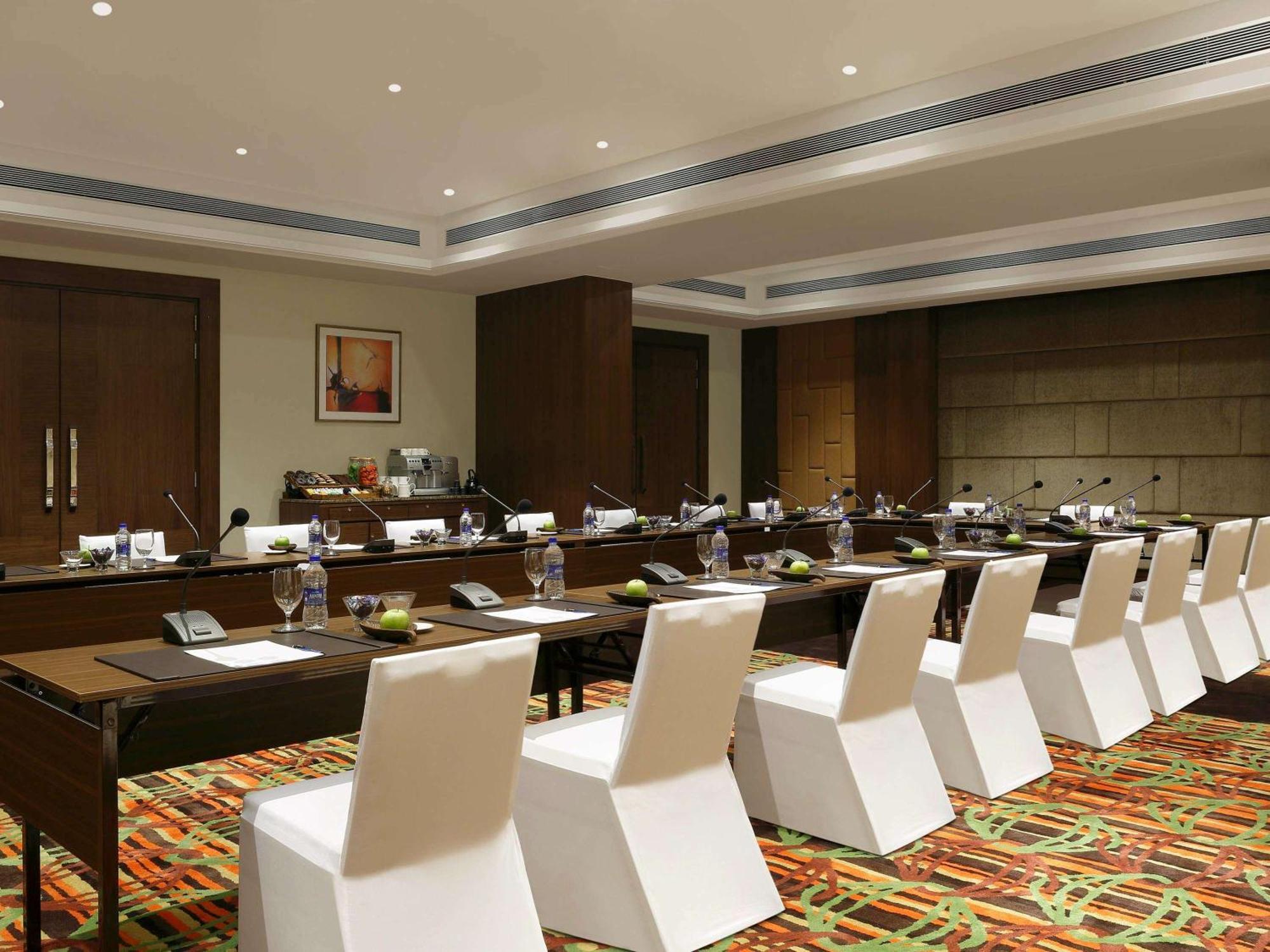 Novotel Lucknow Gomti Nagar Esterno foto